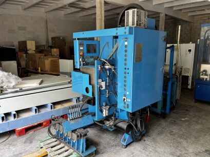 Frezarka pionowa CNC 6-gniazdowa FR-6 do frezowania powierzchni czołowych wałków rozrządu